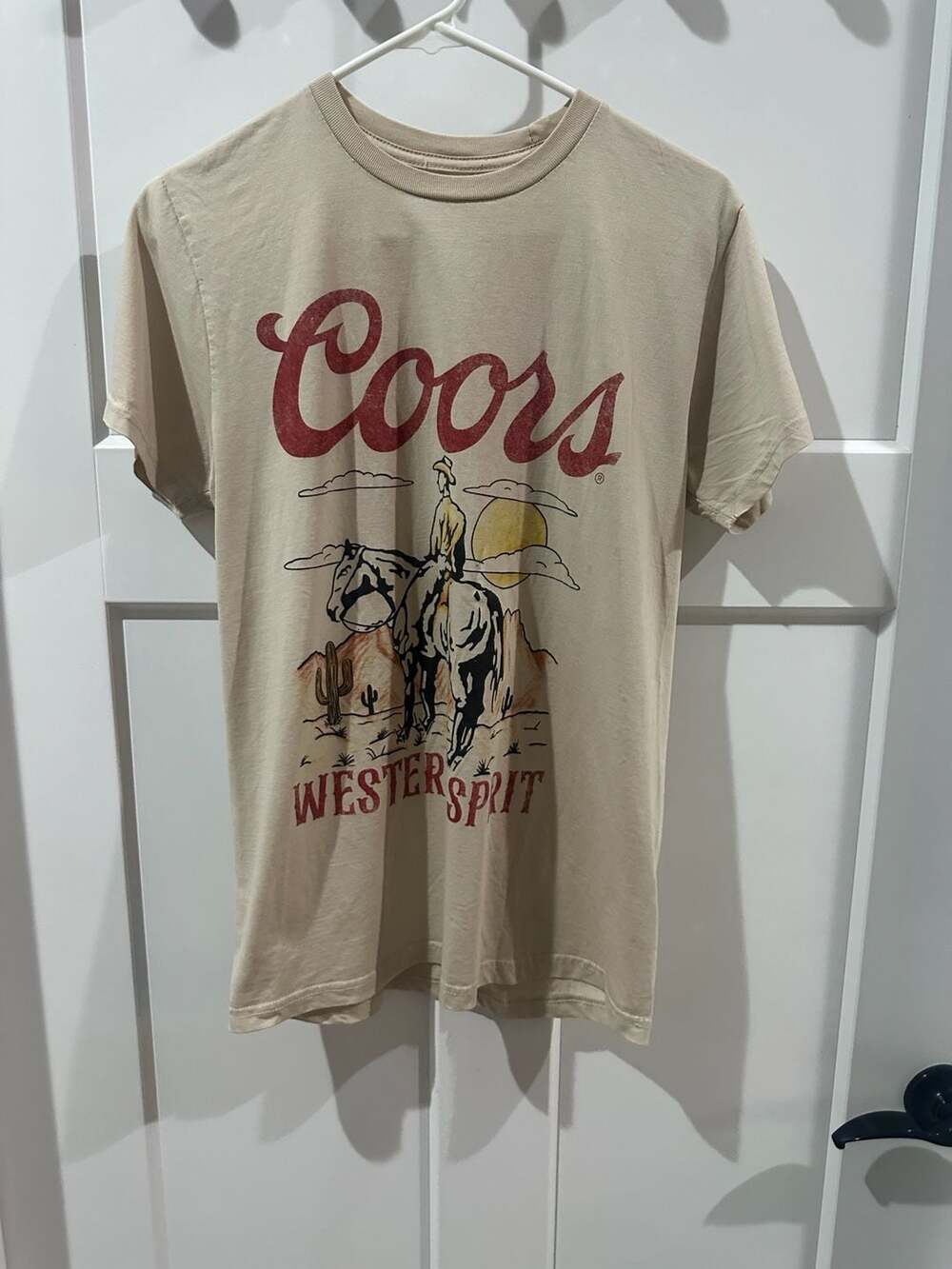 Coors Western Spirit T-Shirt Size S Beige Cowboy Desert Graphic Tee